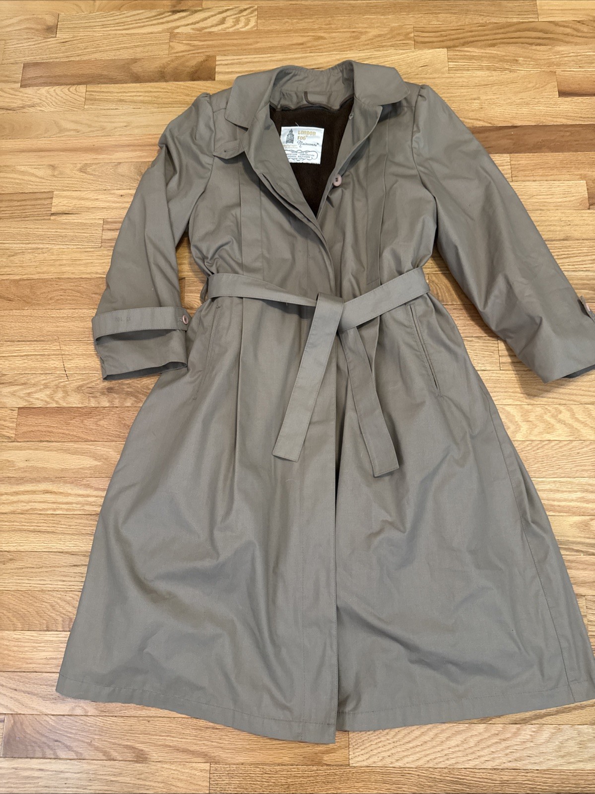 VINTAGE 1970s/80s Beige London Fog Maincoat Size 10p Belted Lined