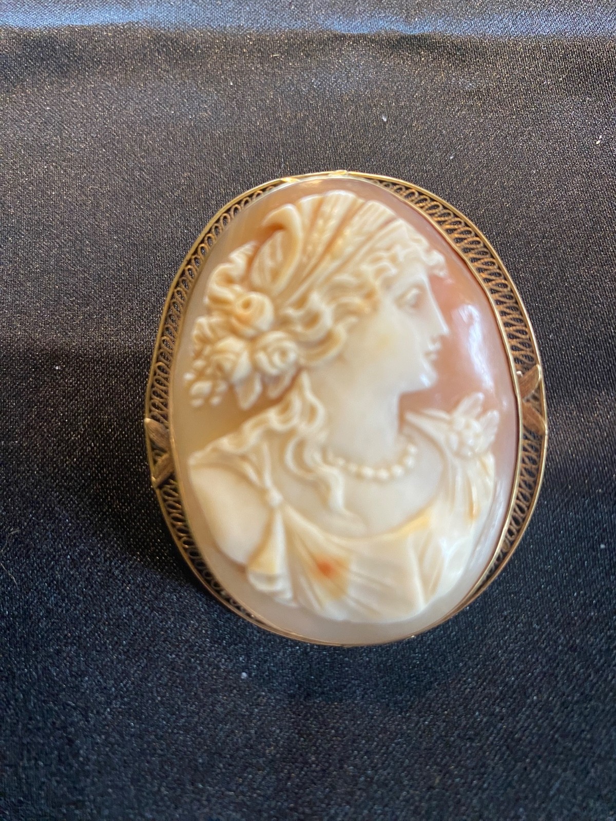 Vintage Cameo Brooch -Good Condition