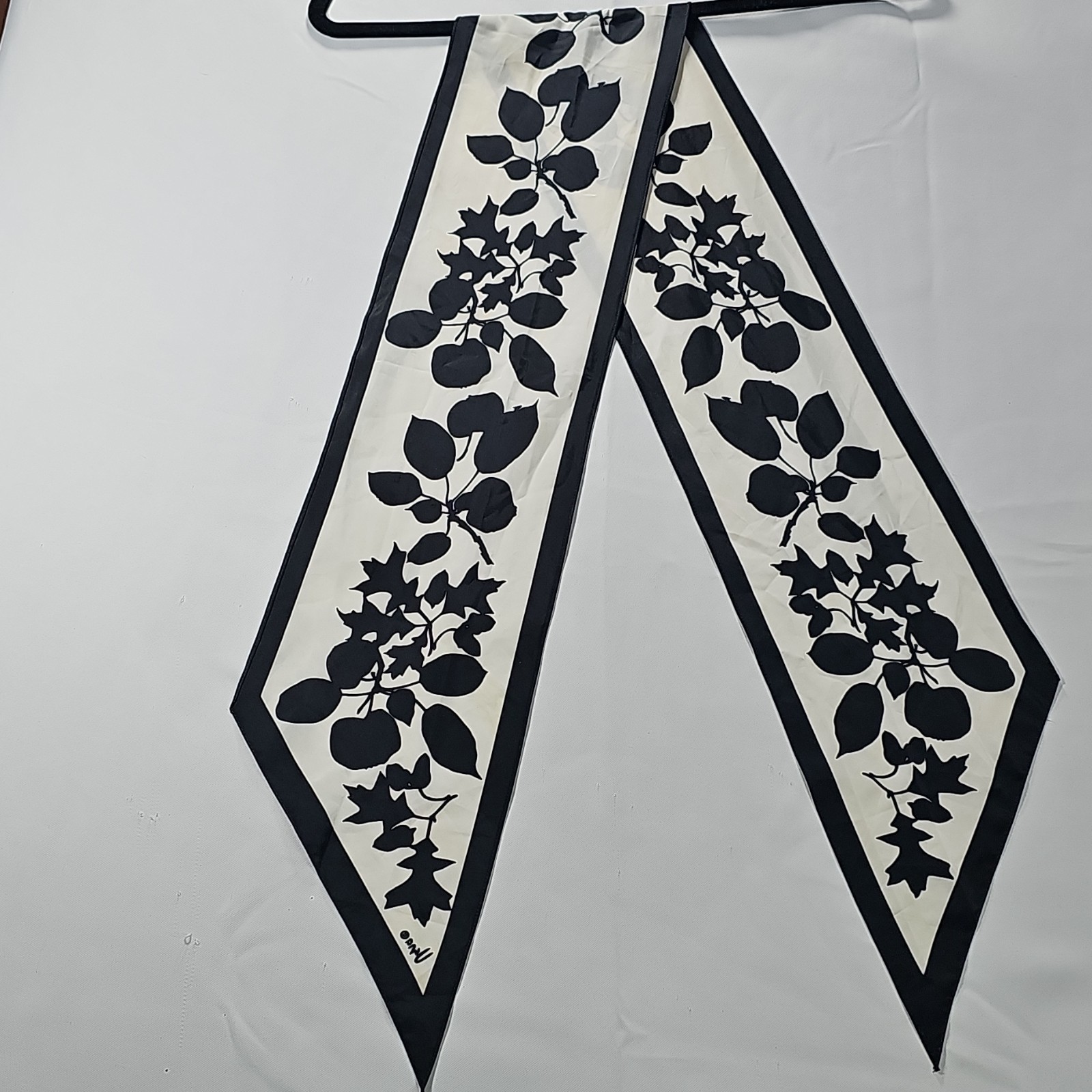 💥Vintage Vera Neumann Signed Silk Skinny scarf Black cream Botanical Apple 53"