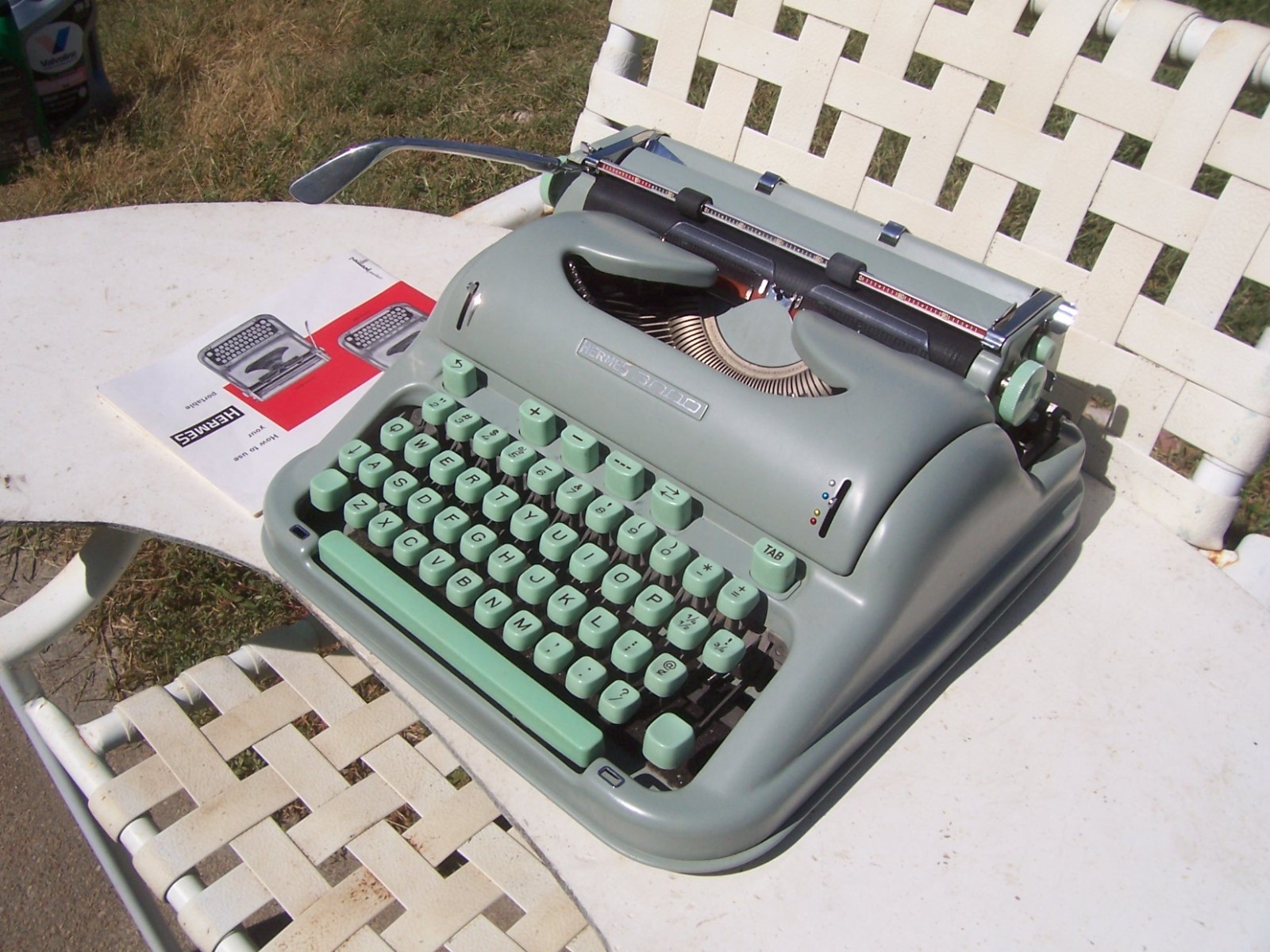 Vintage Hermes 3000 Typewriter Portable Seafoam Green Case Key Works Nice