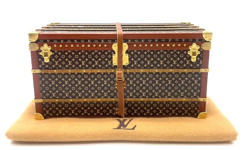 Auth Louis Vuitton Miss France Monogram trunk paperweight M99408 WDBag NS081638