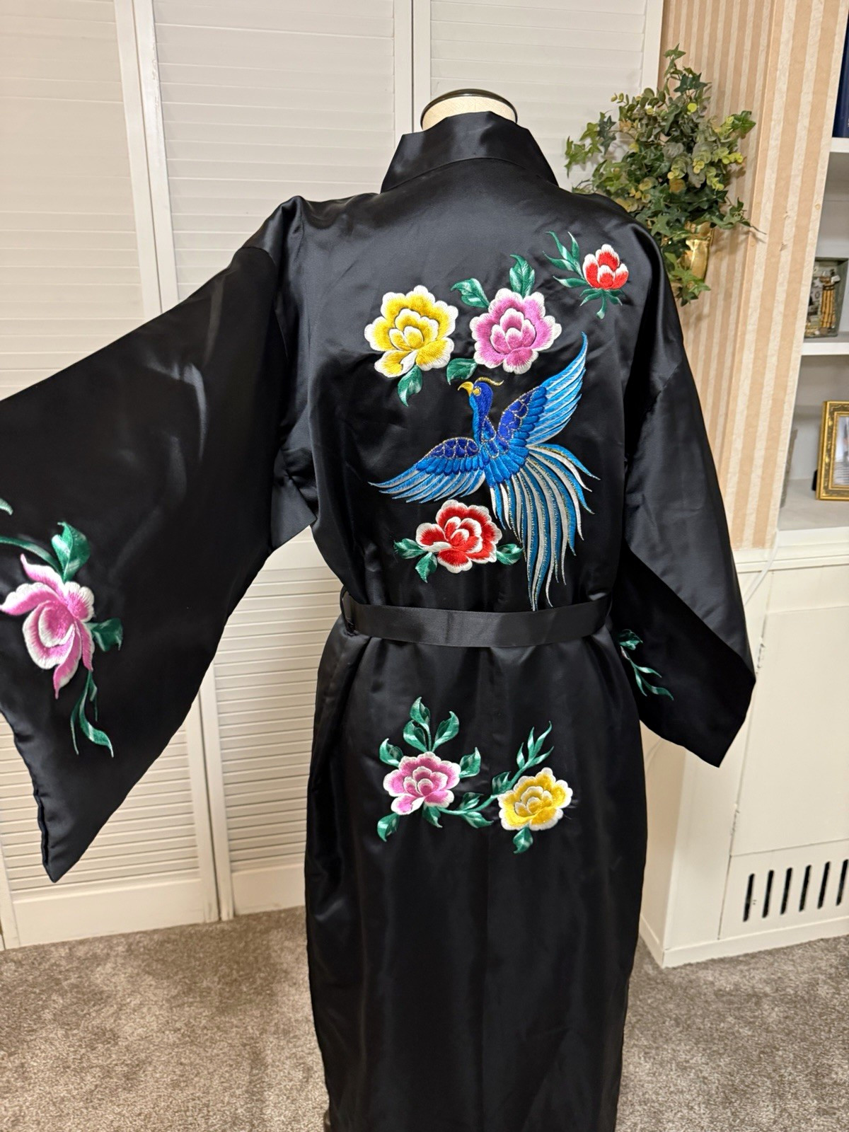VTG Chinese Embroidered Silk Satin Kimono Robe Peacock Floral Black O/S