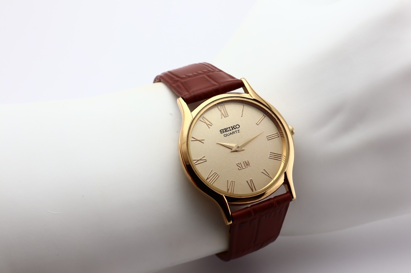 Vintage Seiko Slim Round Quartz Men's Watch, Gentleman’s Choice - FREE SHIPPING