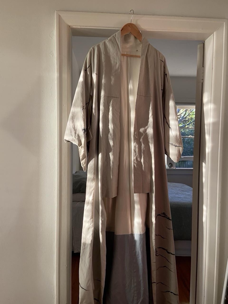 Vintage 1970s Japanese Grey Silk Kimono Haori-Style Robe Bird Print One Size