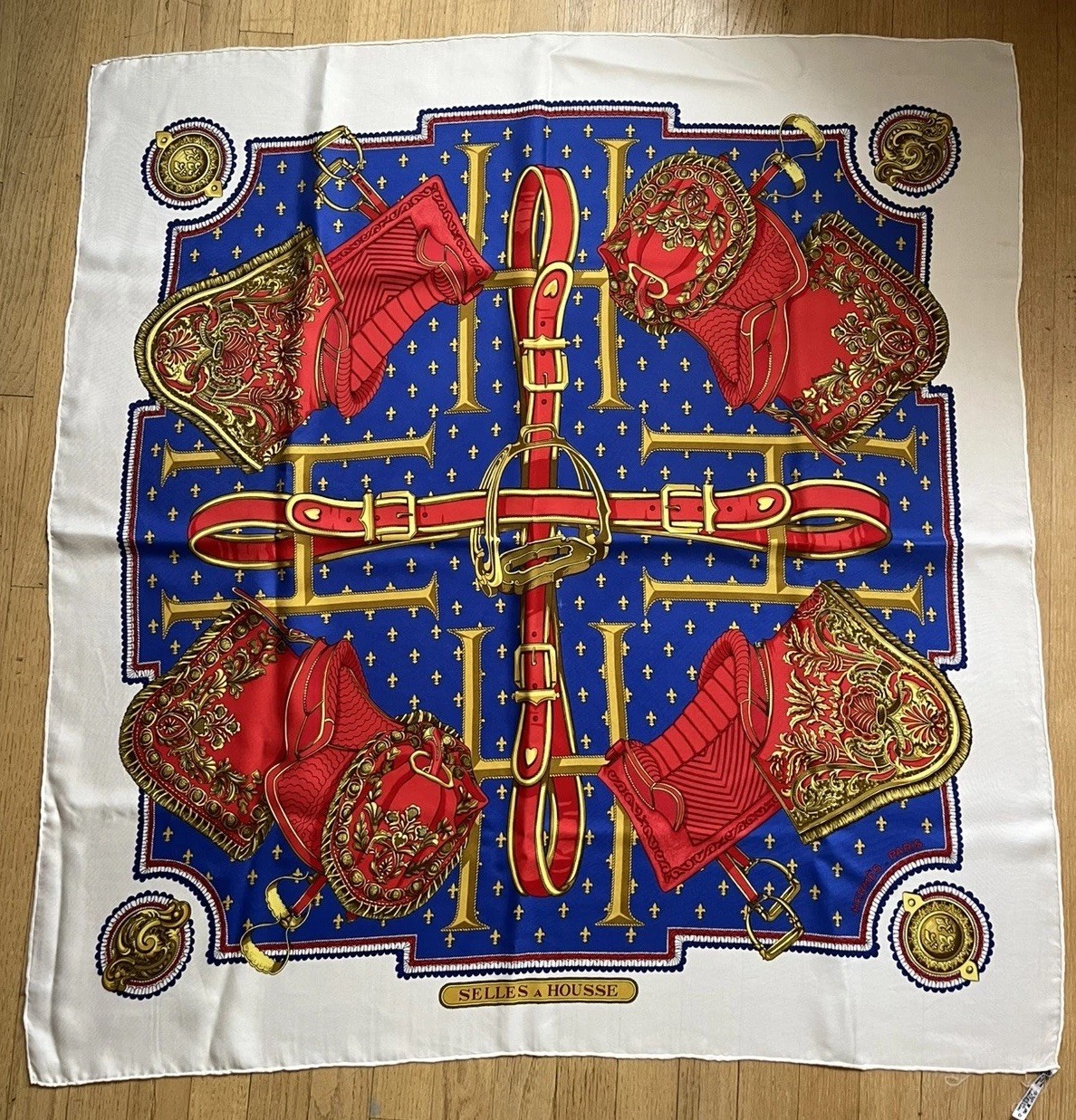 HERMES Selles a Housse Silk Scarf 90 Renonciat Red Blue Gold Vintage Carre 