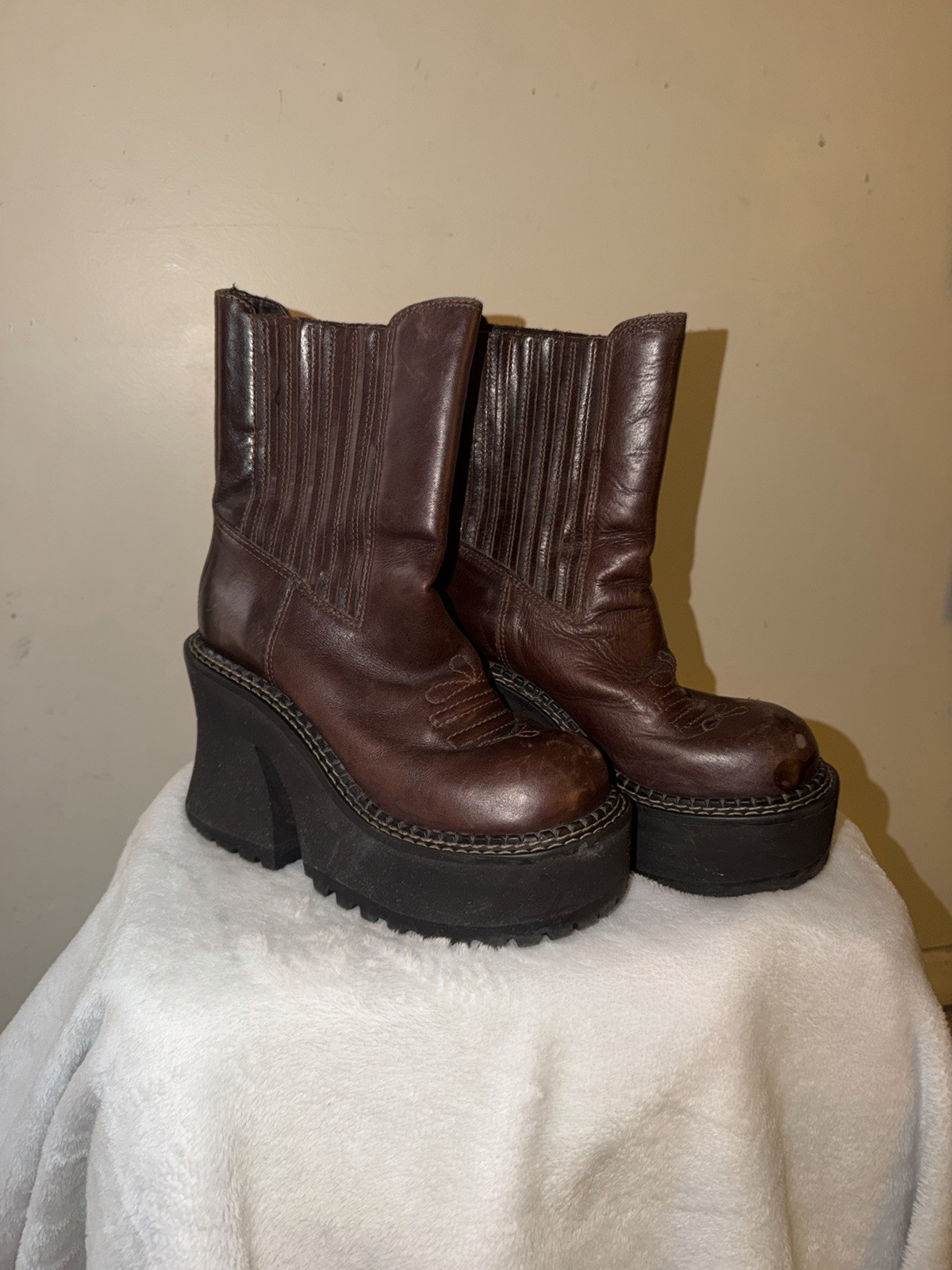 Vintage Y2K Brown Leather Platform Western Cowboy Boots Women’s Size 9