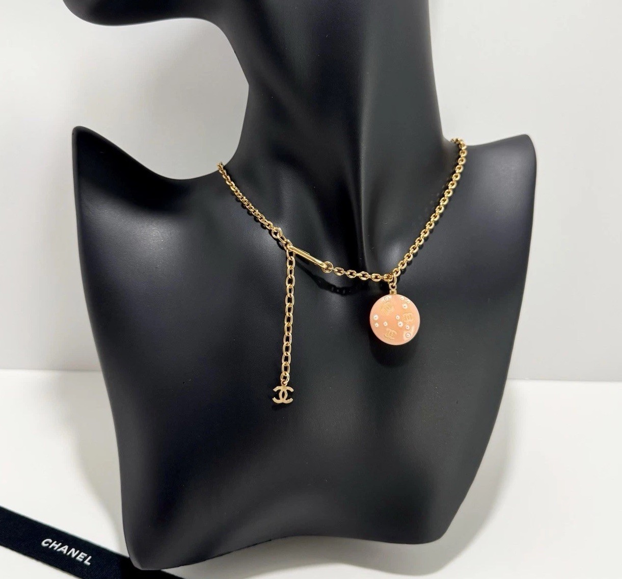 Chanel Pearl CC Pendant Necklace 03P Vintage Round Peach Gold Diamond Cut Chain