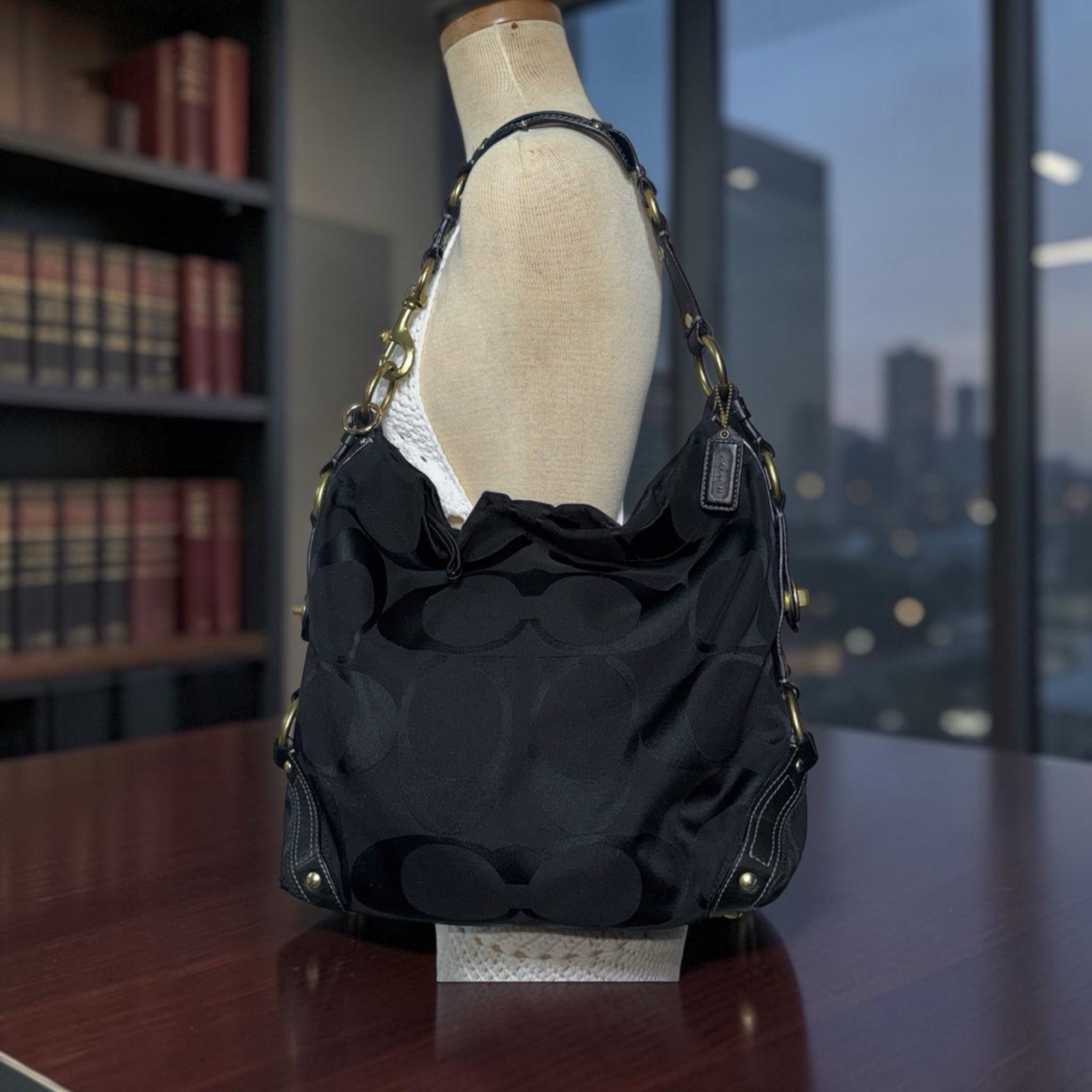 London's Best Bag Hunting, Shop by Shop
