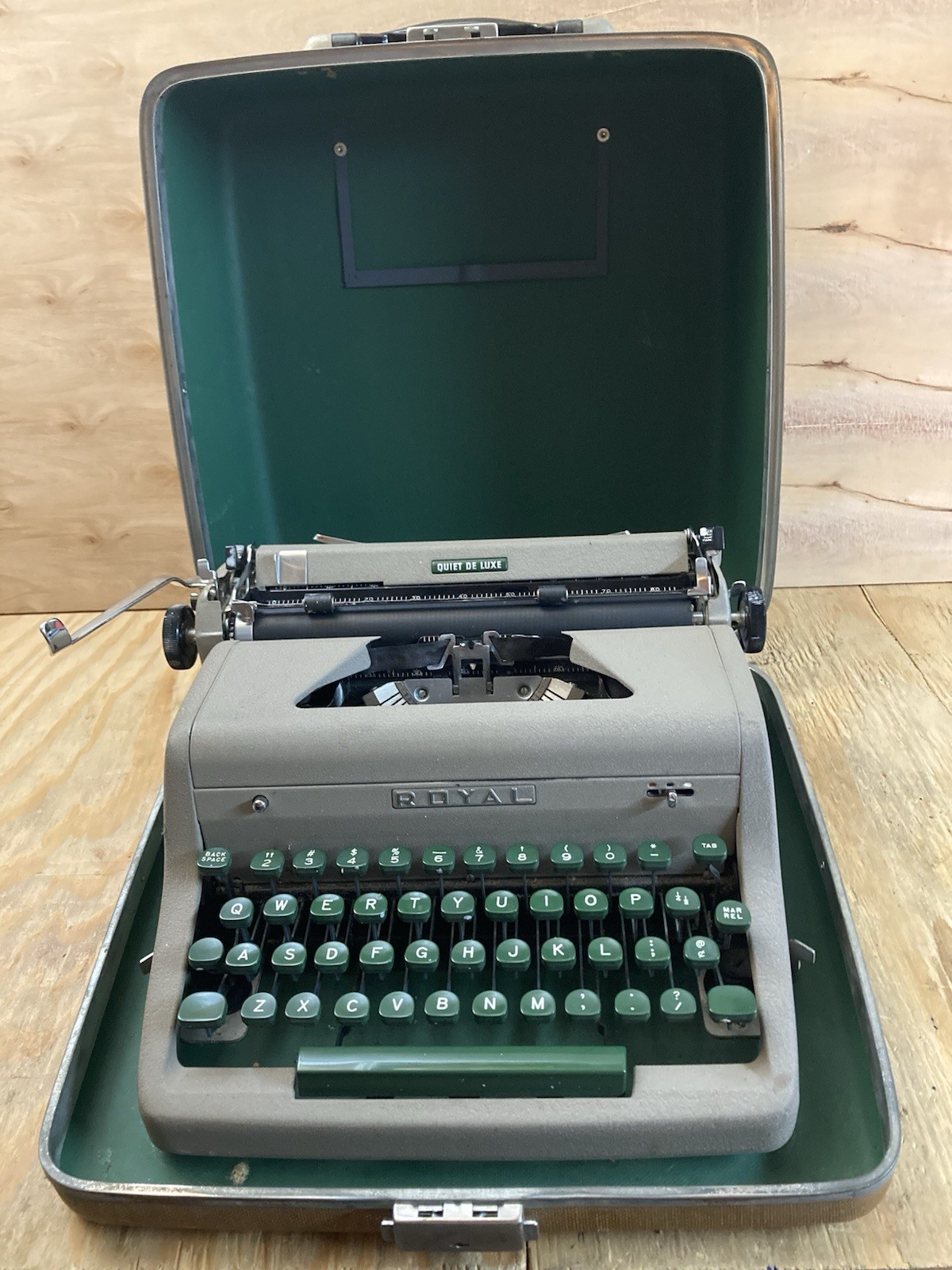 Vintage Royal Typewriter 1950s With Carrying Case Excellent Working Condition