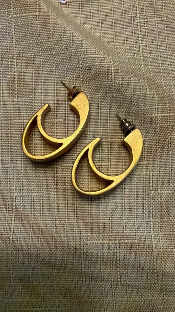 givenchy earrings vintage 1977