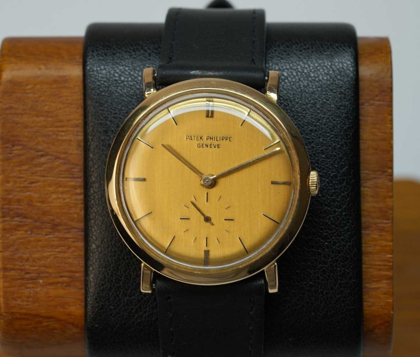Patek Philippe Calatrava 2581 33mm 18k Gold Manual Wind Vintage Watch