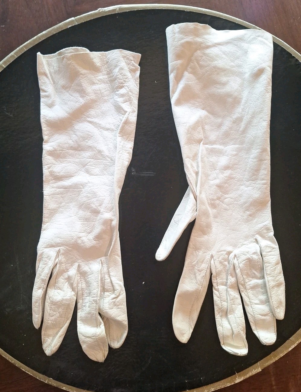 VINTAGE FRENCH-MADE WHITE KID LEATHER GLOVES SIZE 6 1/2