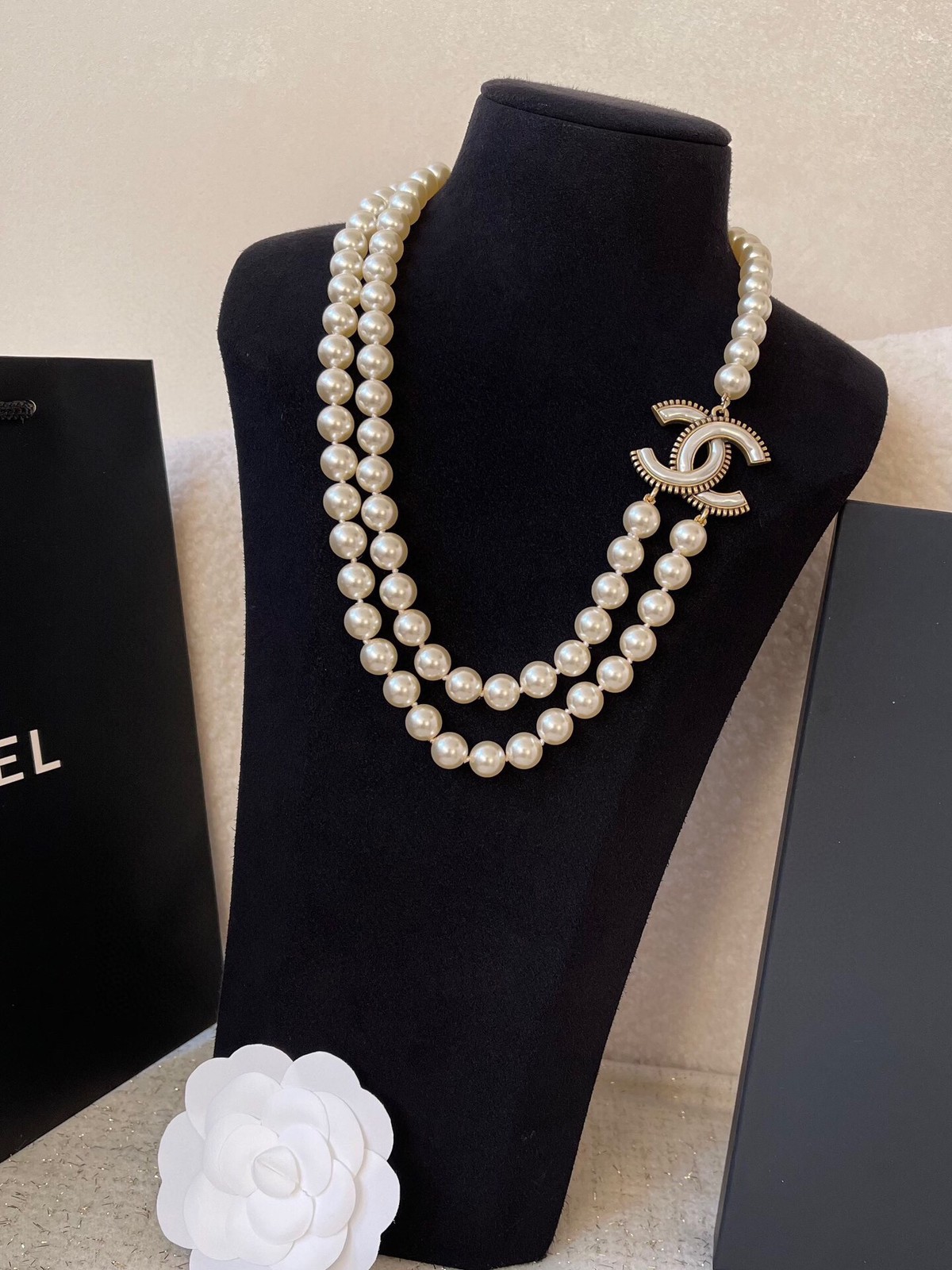 😍CHANEL vintage two row pearl CC necklace brass material 24C