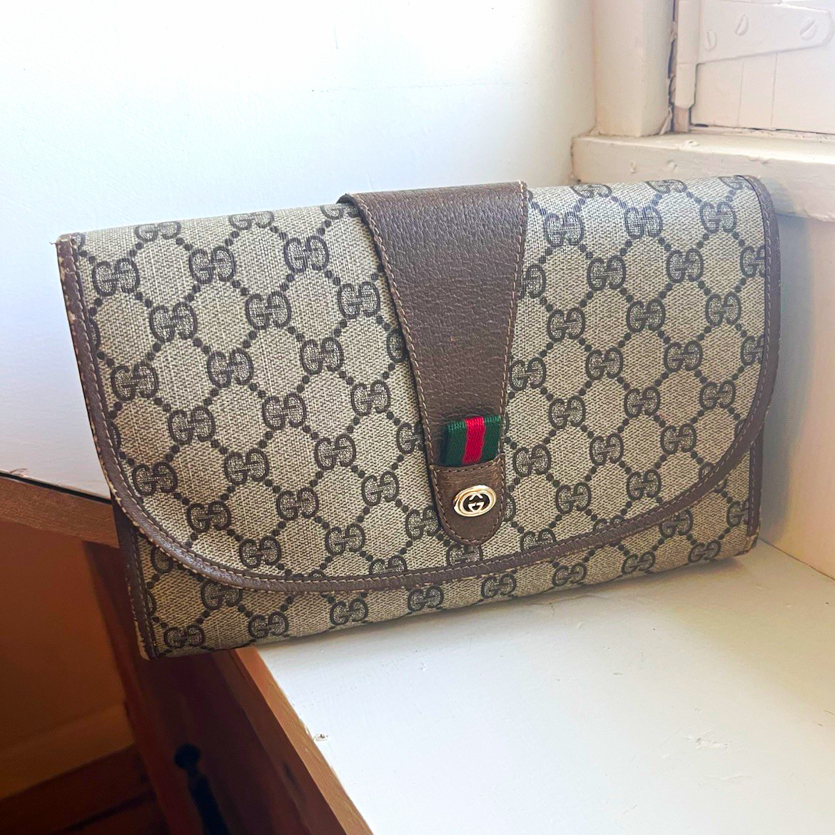 Vintage Gucci GG monogram flap clutch/cosmetic bag