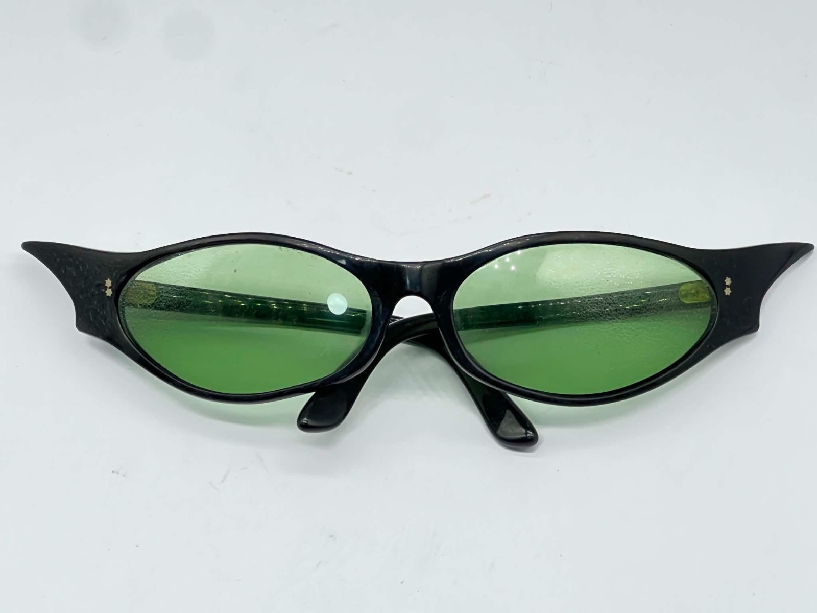 Vintage 1950s 1960s Cat Eye Sunglasses Black Frame Green Lenses Atomic Space Age