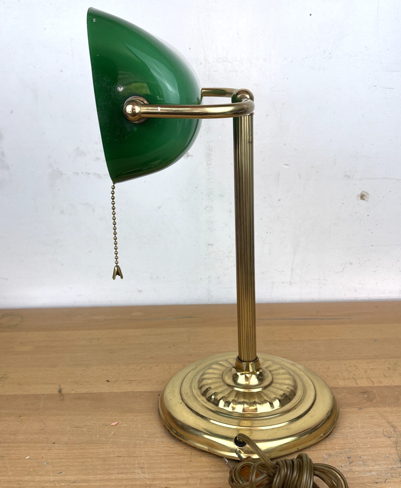 VTG  Brass Bankers Desk Lamp 1090's-1970's Green Glass Pull Chain READ