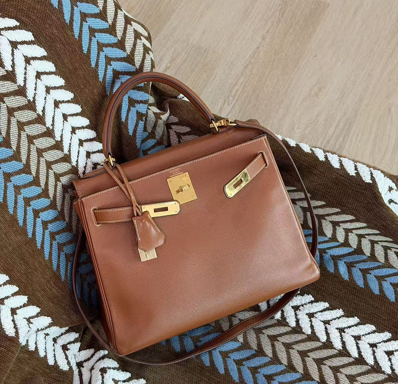 Auth Hermès Kelly 28 Handbag Brown Gold Leather Gold Hardware Vintage-