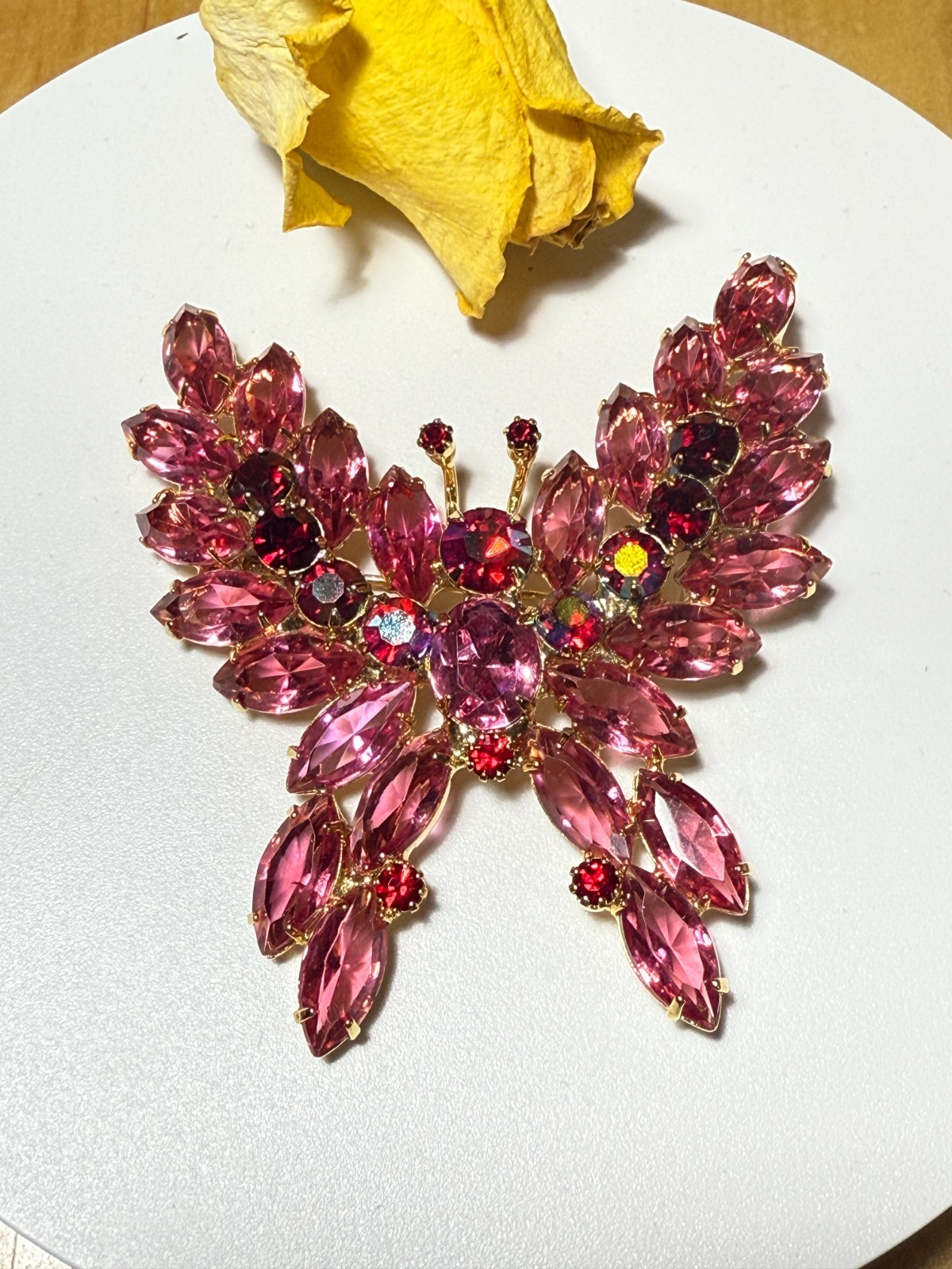 Vintage Juliana D&E pink butterfly brooch