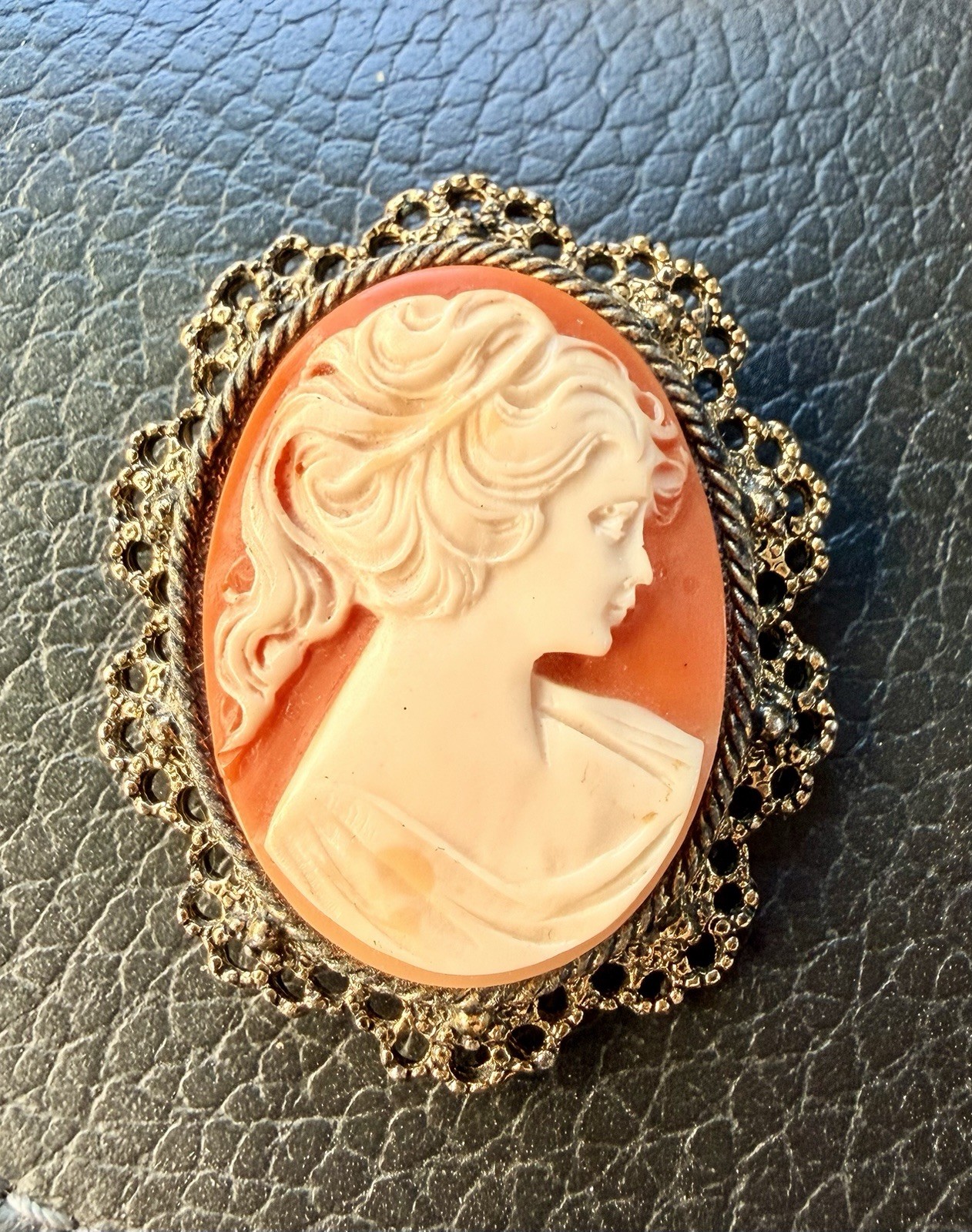 Vintage Pink/Cream Cameo Brooch – Ornate Gold-Tone Setting