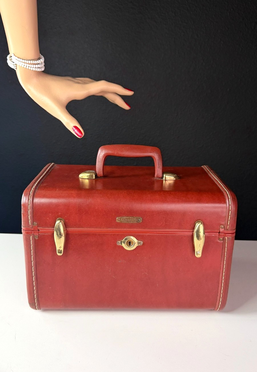 Vintage 1940s brown red train case hard small suitcase leather trim brass 1950s