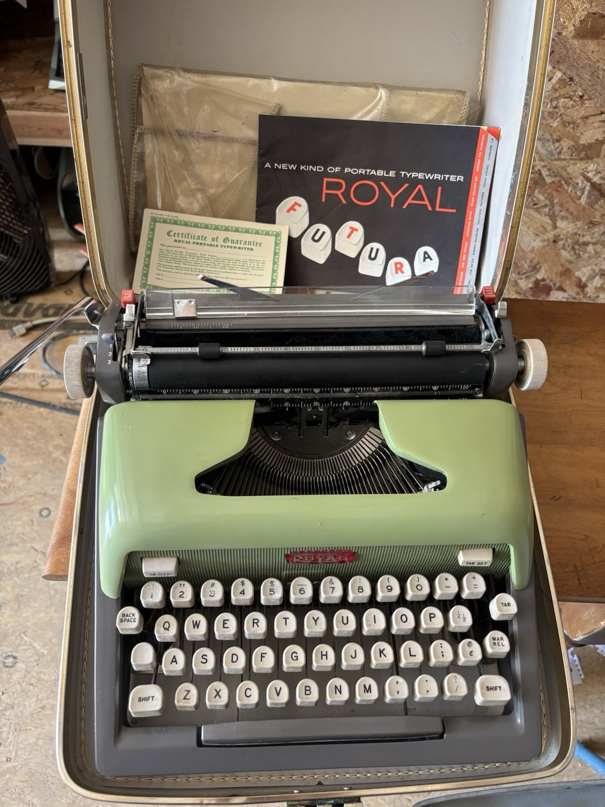 Vintage Royal 800 Portable Typewriter Avocado Meadow Lime Green Parts Repair