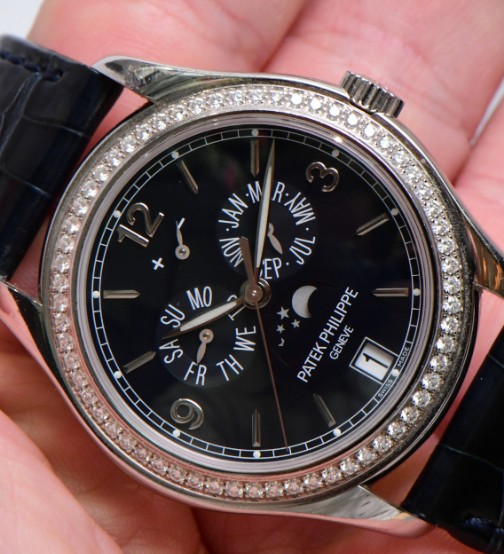 PATEK PHILIPPE - 5147G ANNUAL CALENDAR MOON PHASE IN WHITE GOLD