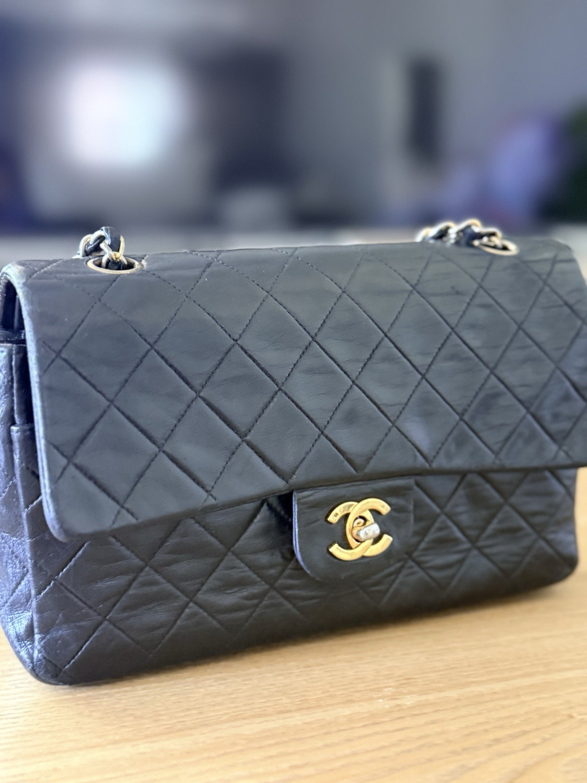 AUTHENTIC VINTAGE CHANEL CLASSIC SINGLE FLAP BURGUNDY LINING