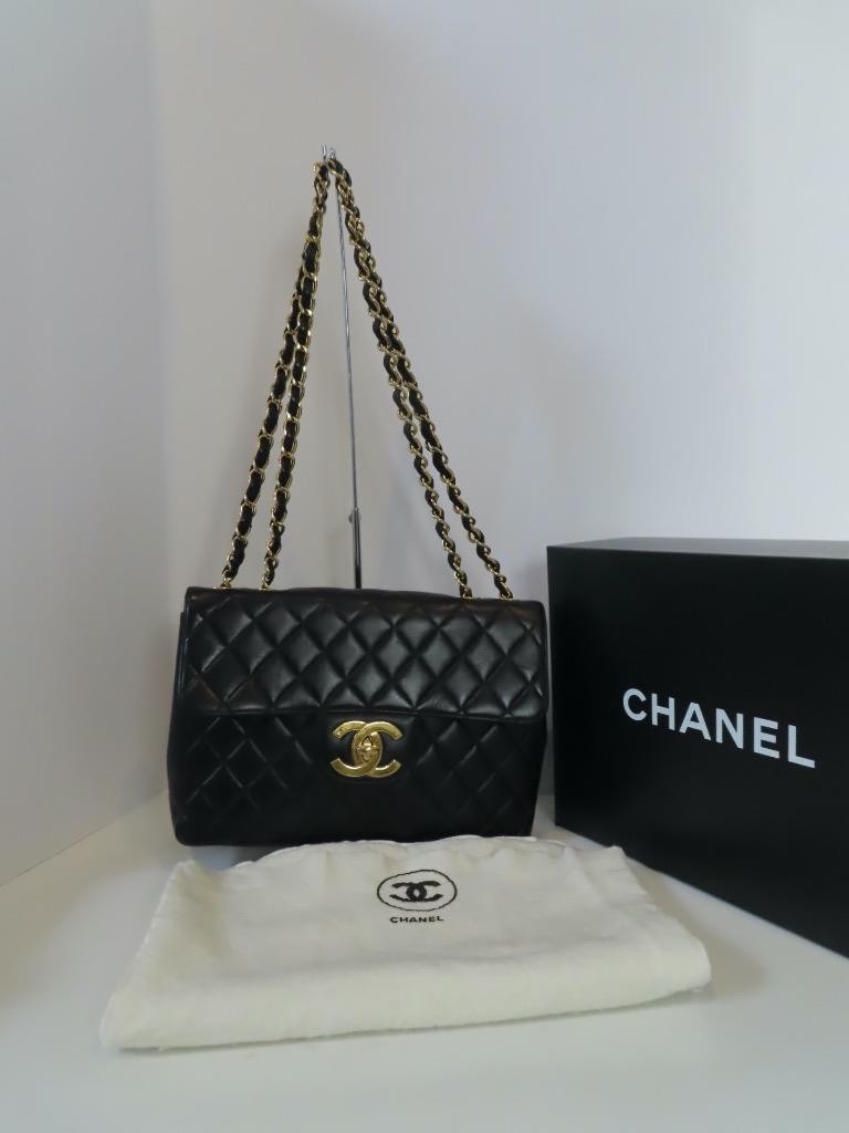 VINTAGE CHANEL Black Quilted Calfskin Leather Classic Single Flap Shoulder Bag