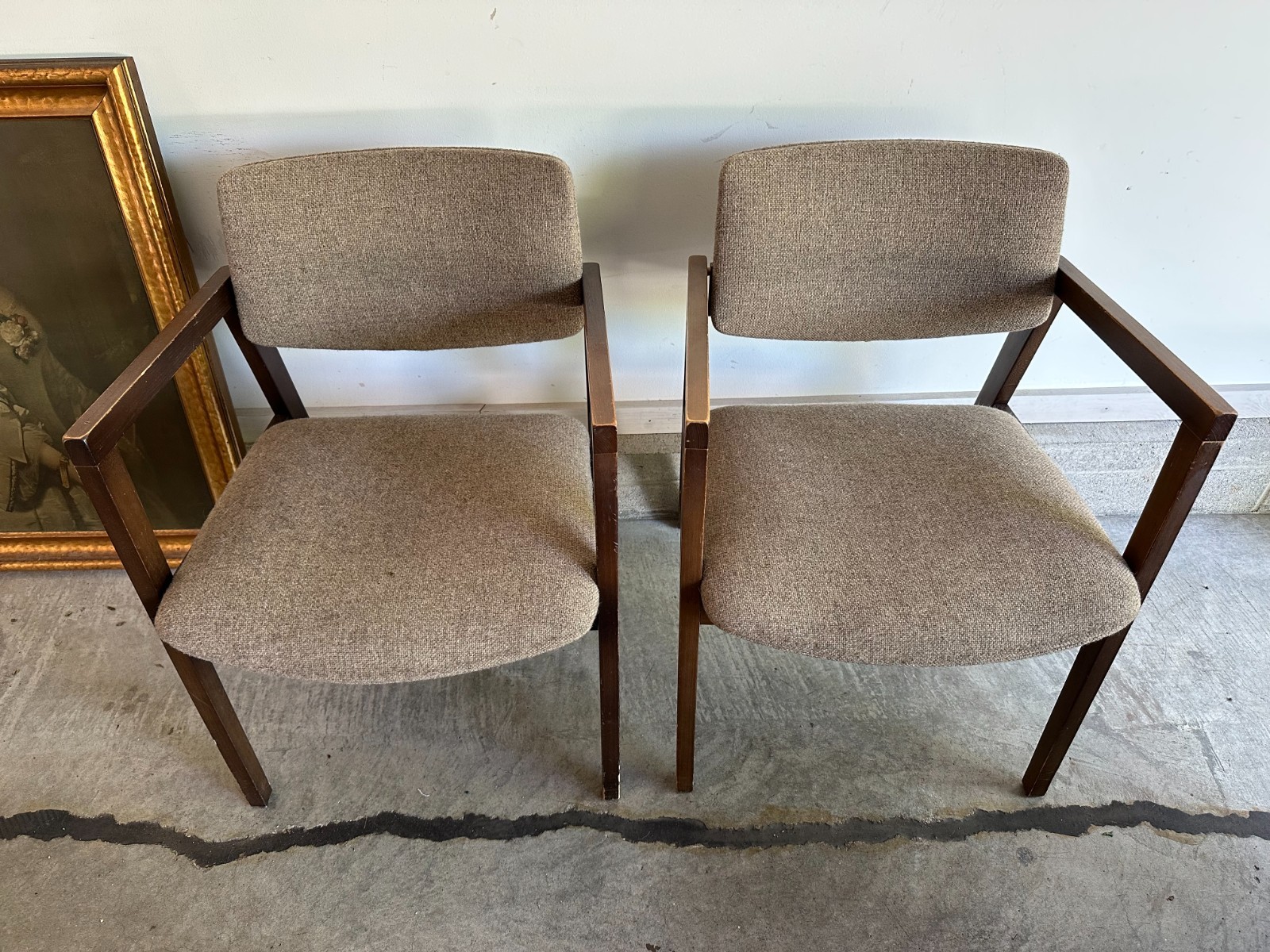 Berlin's Vintage Furniture: A Guide to Wearing the Past