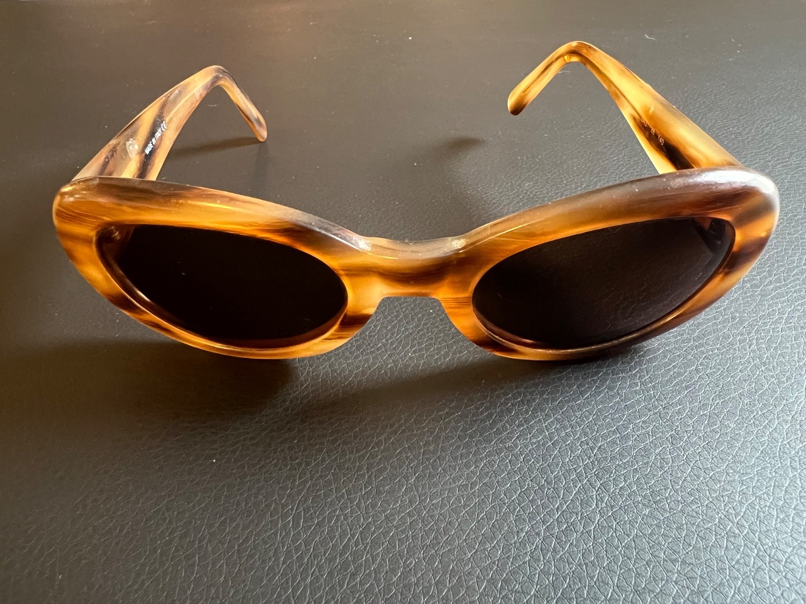 Giorgio Armani 943 188 140 Small Vintage Brown Oval Sunglasses
