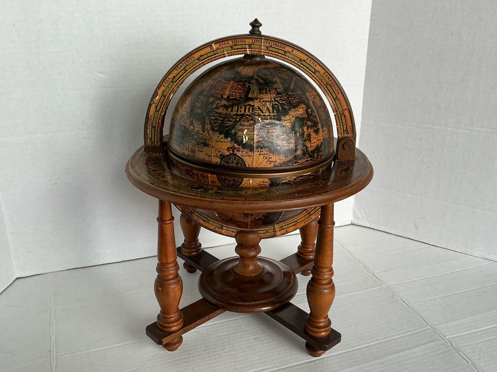 Original Vintage Italian Globe Ice Bucket Bar Made in Italy 16’ x 14”