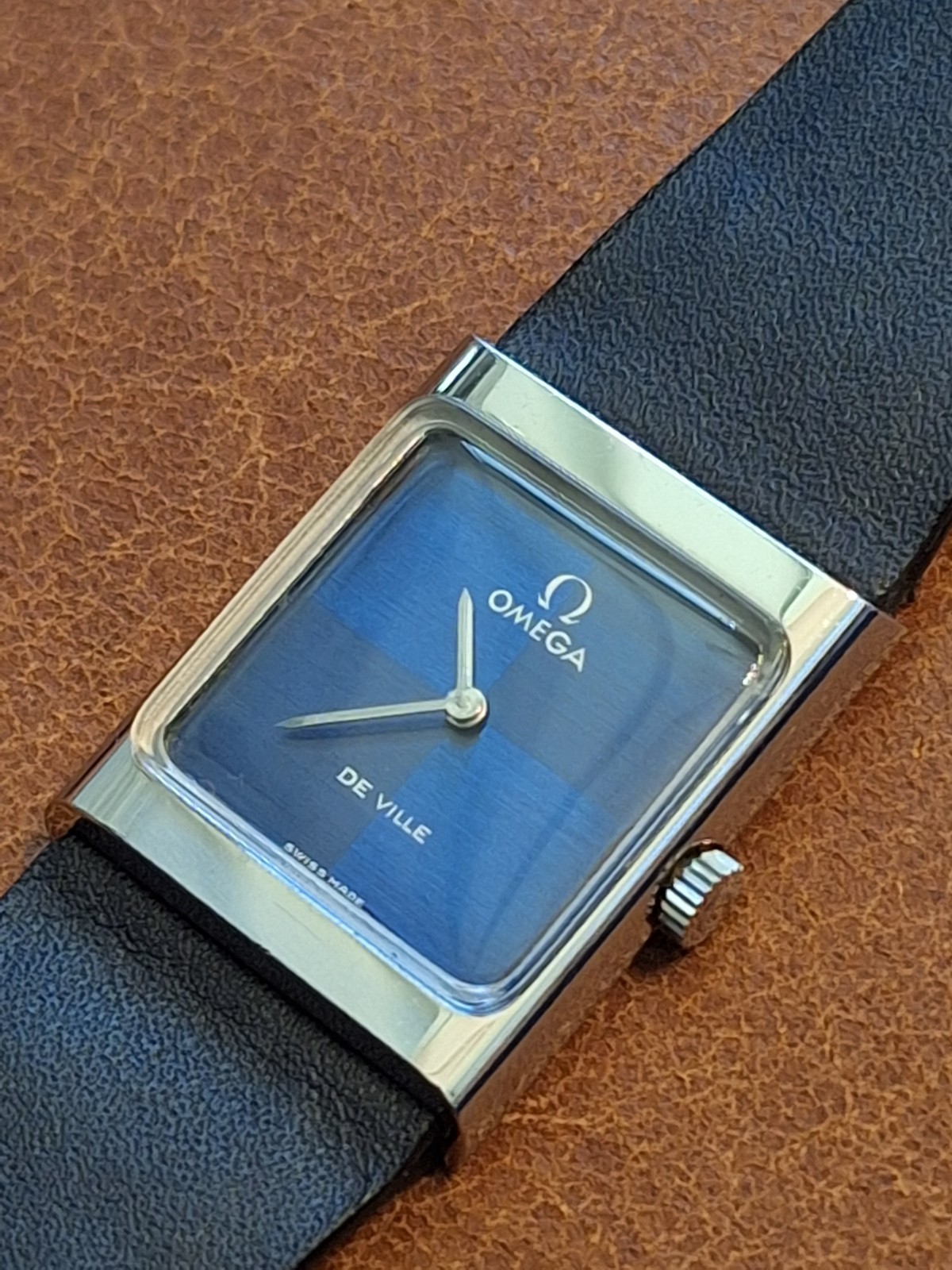 Vintage Omega De Ville Cal. 625 Rectangular Navy Dial SS Manual Wind Tank Watch
