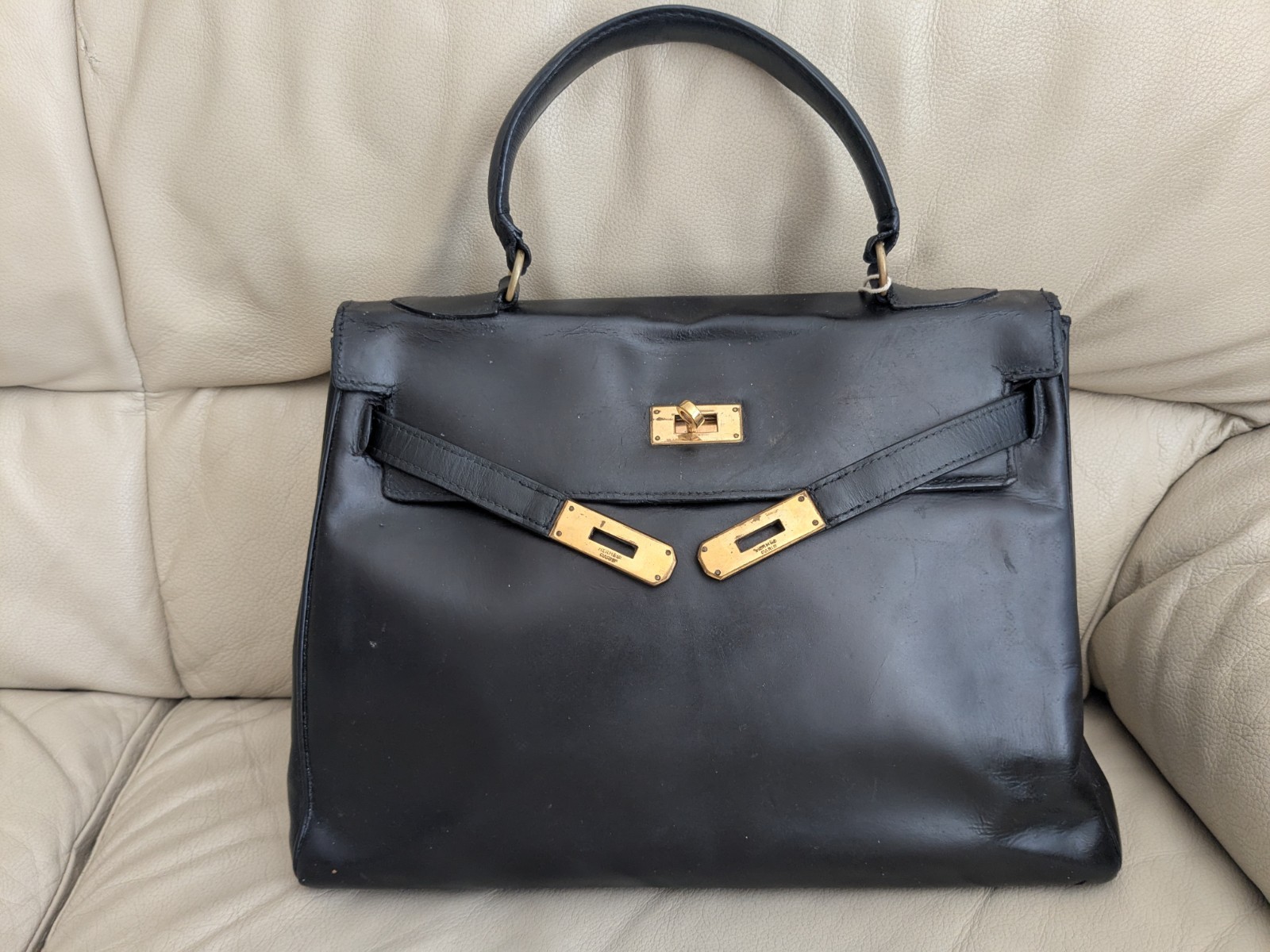 Hermes Kelly 32 Box Vintage Black Leather Gold Hardware Bag