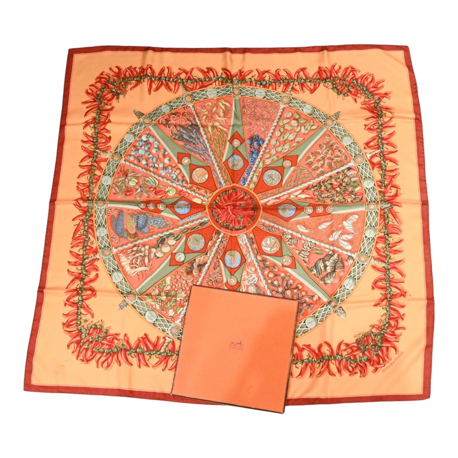 VINTAGE DESIGNER HERMES AUX PAYS DES EPICES SILK SCARF PARIS WITH BOX